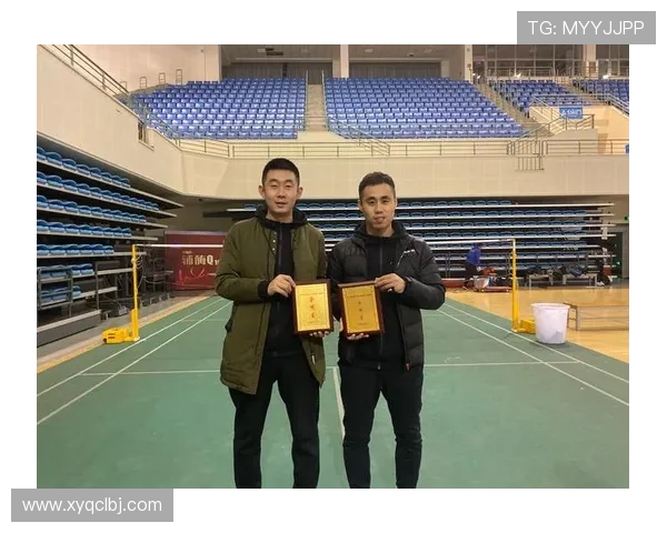 辽宁足球明星表演赛盛况空前球迷共襄盛举展现足球魅力与激情 辽宁足球明星表演赛盛况空前球迷共襄盛举展现足球魅力与激情