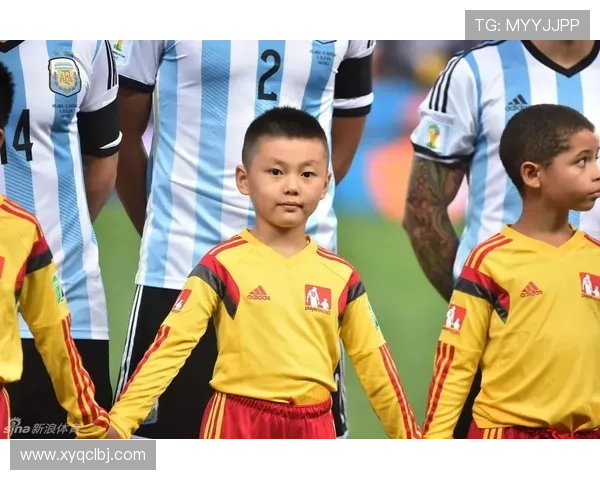 身高超过190厘米的足球明星们如何在绿茵场上展现他们的独特魅力与实力 身高超过190厘米的足球明星们如何在绿茵场上展现他们的独特魅力与实力