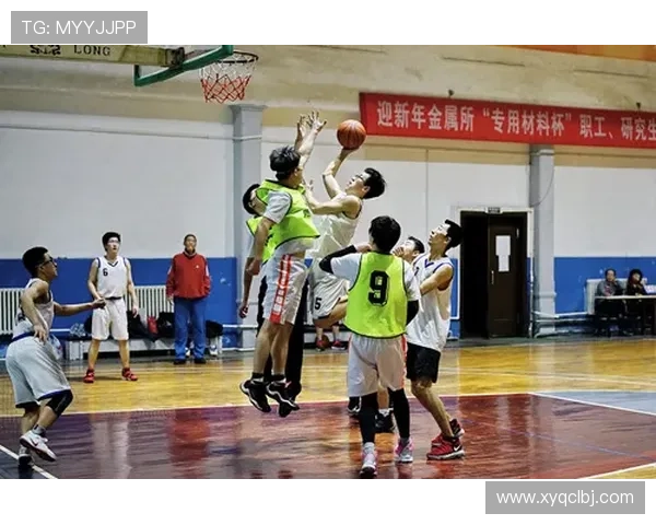 重庆篮球队的团队协作揭秘：团结拼搏成就篮球梦想